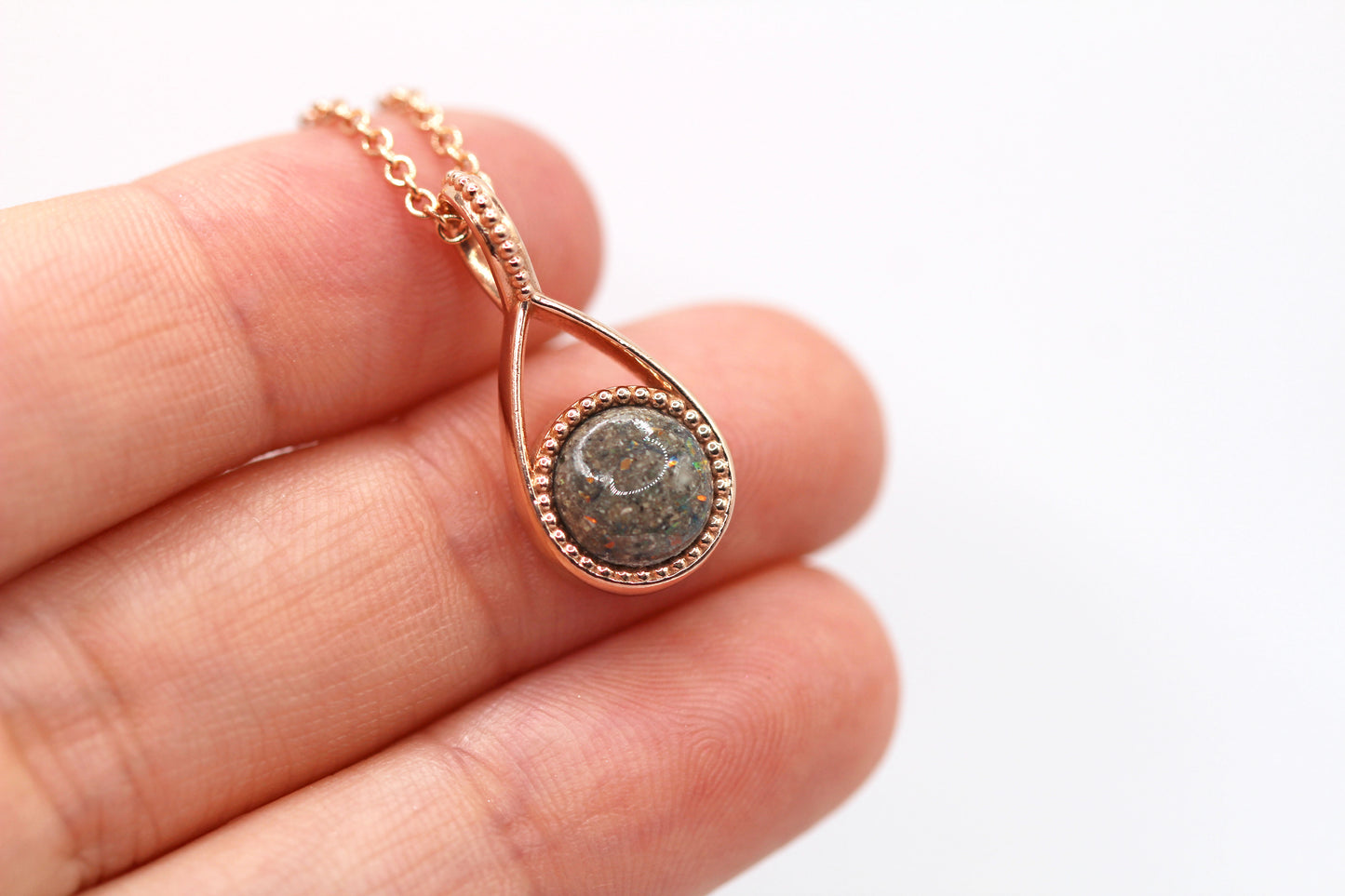 Belle Twist Pendant