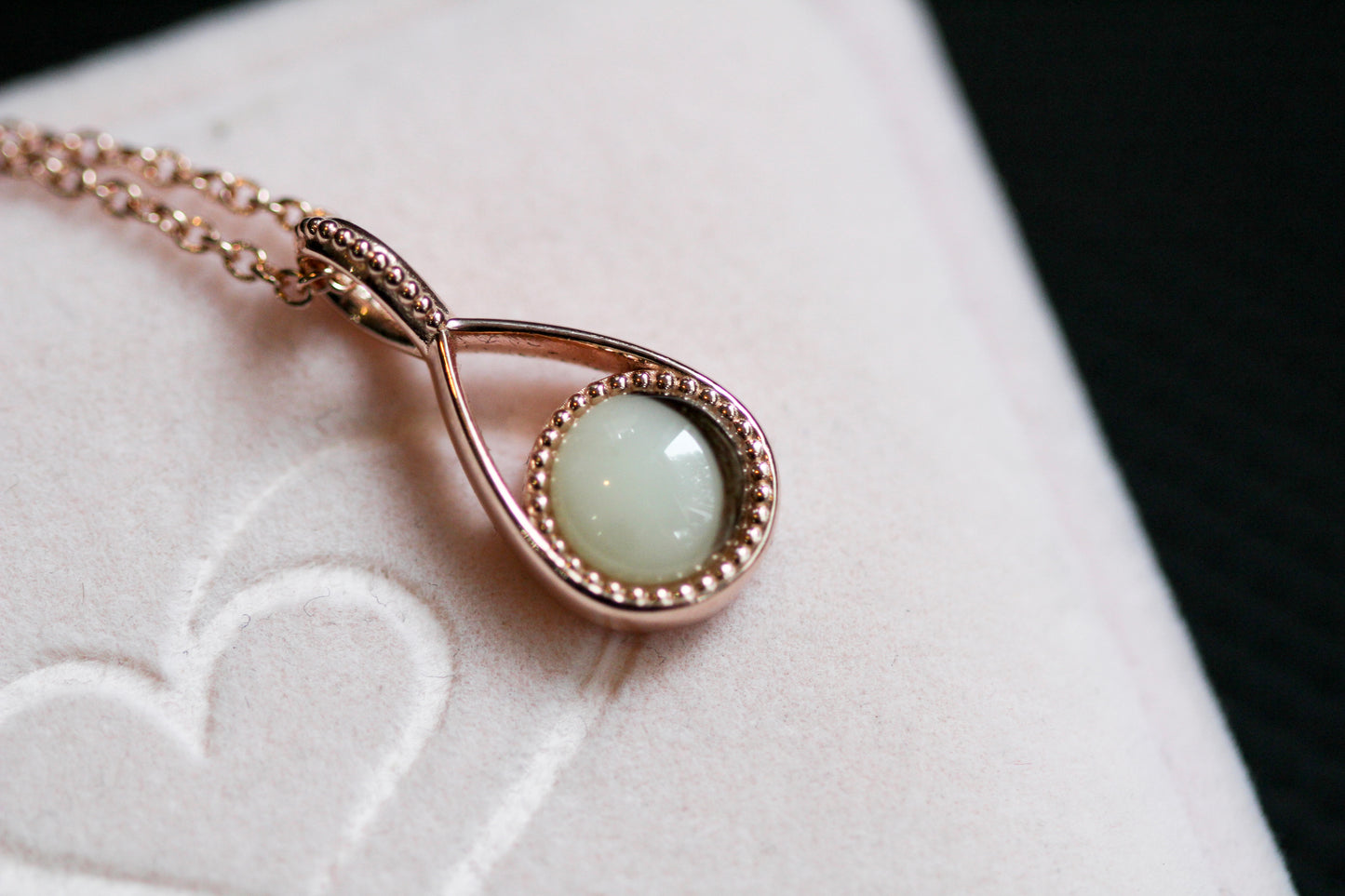 Belle Twist Pendant